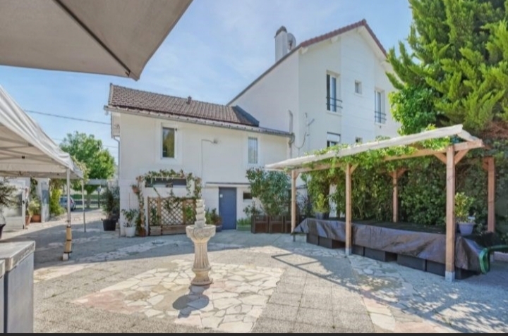 photo AUBERGE DU PORT SALLE CHAMPÊTRE TERRASSE & JARDIN